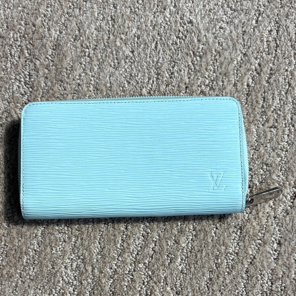 Louis Vuitton Zippy Epi leather light blue Women's Wallet